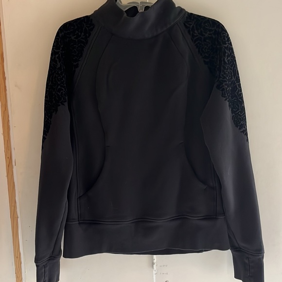 Lululemon sweatshirt size 10 excellent condition NWOT - Picture 4 of 4